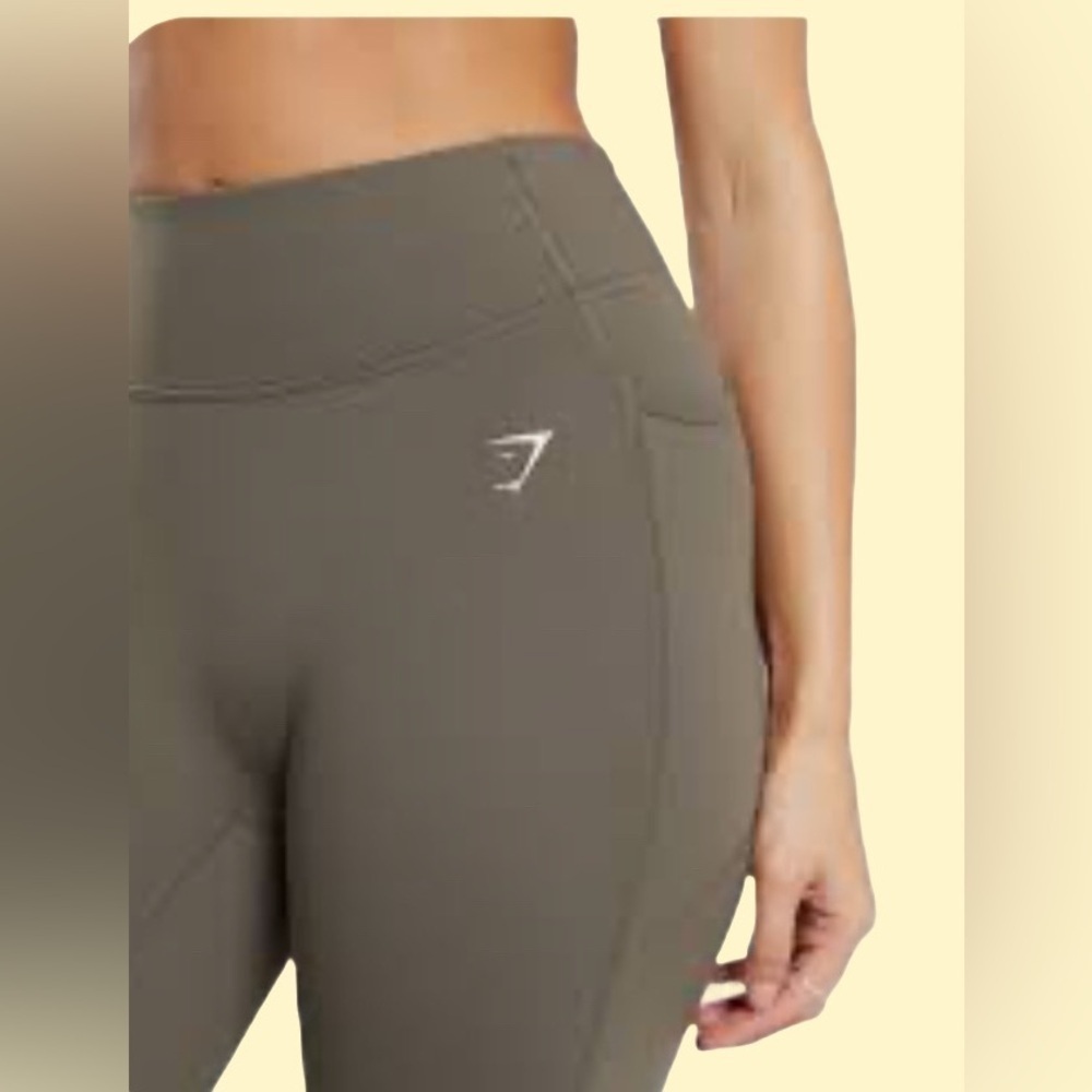 Gymshark 2 pocket green tight casual athletic yoga stretch lightweight legging M